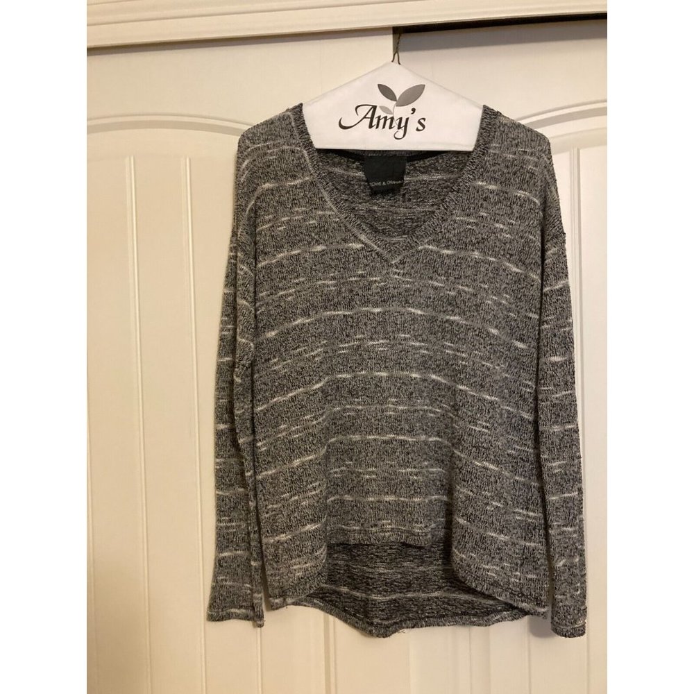 Harlowe & Graham Long Sleeved Black and White V Necked Sweater Small Striped